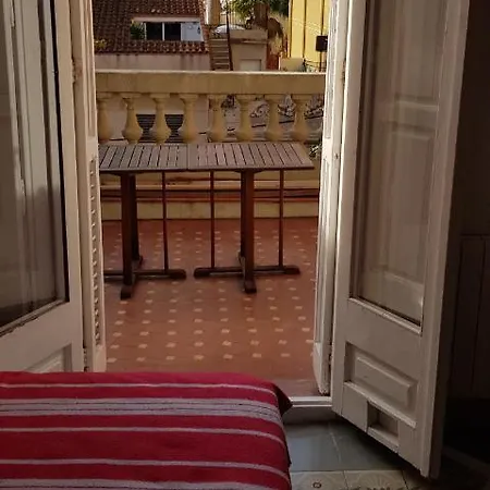 Pensión Acrópolis *